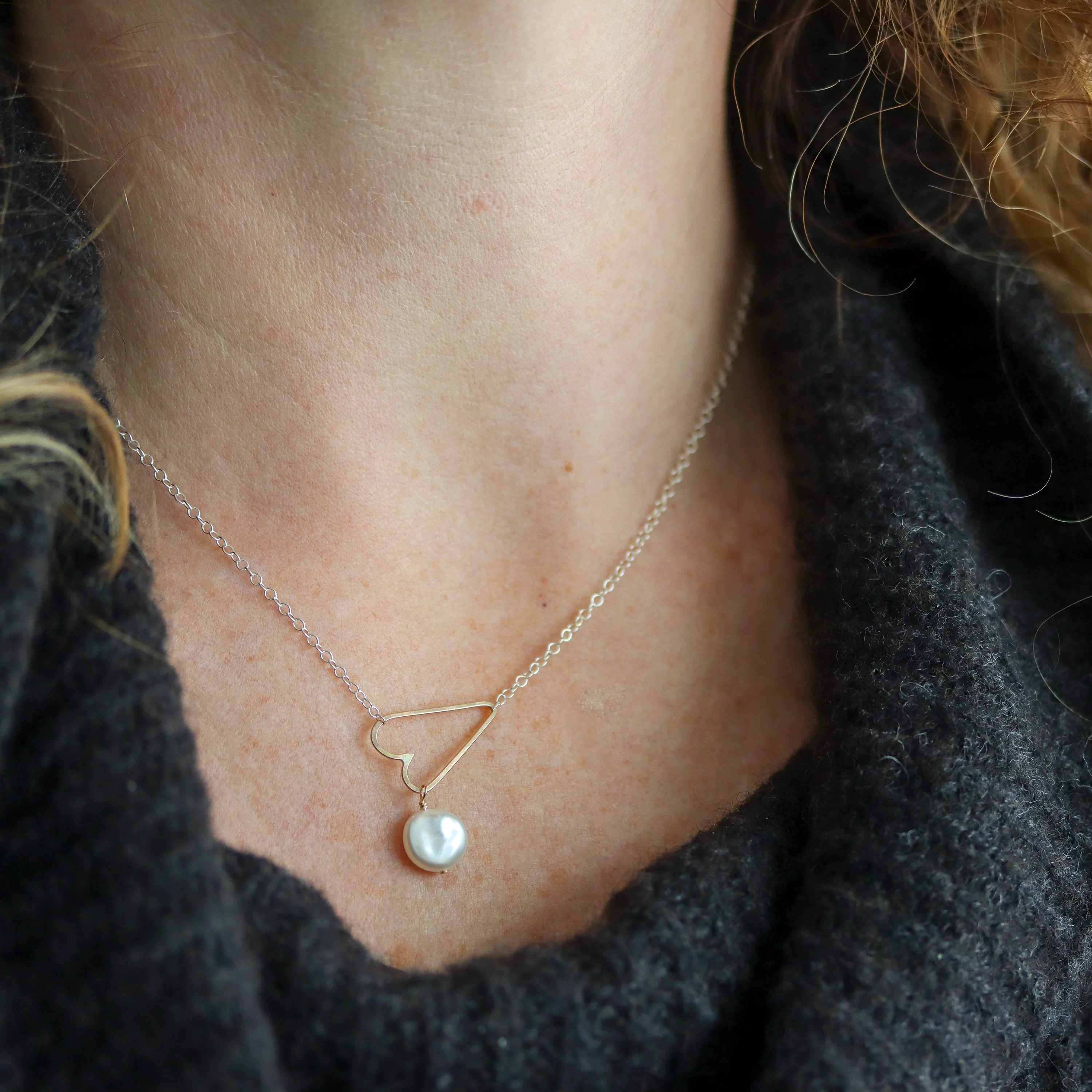 Aphrodite Heart Necklace With Pearl Drop - Image 4