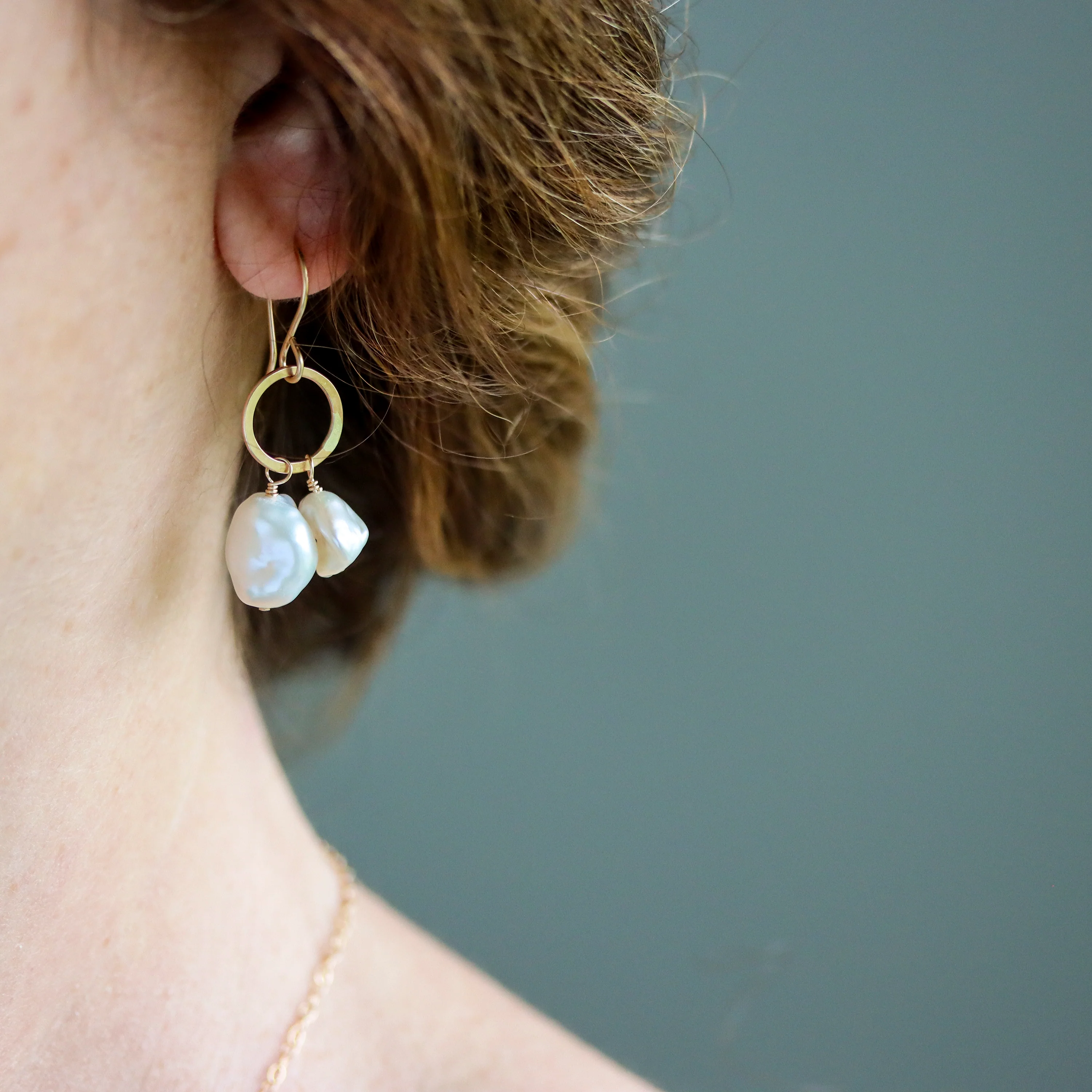 Clara Pearl Necklace and Earrings Set - Image 3