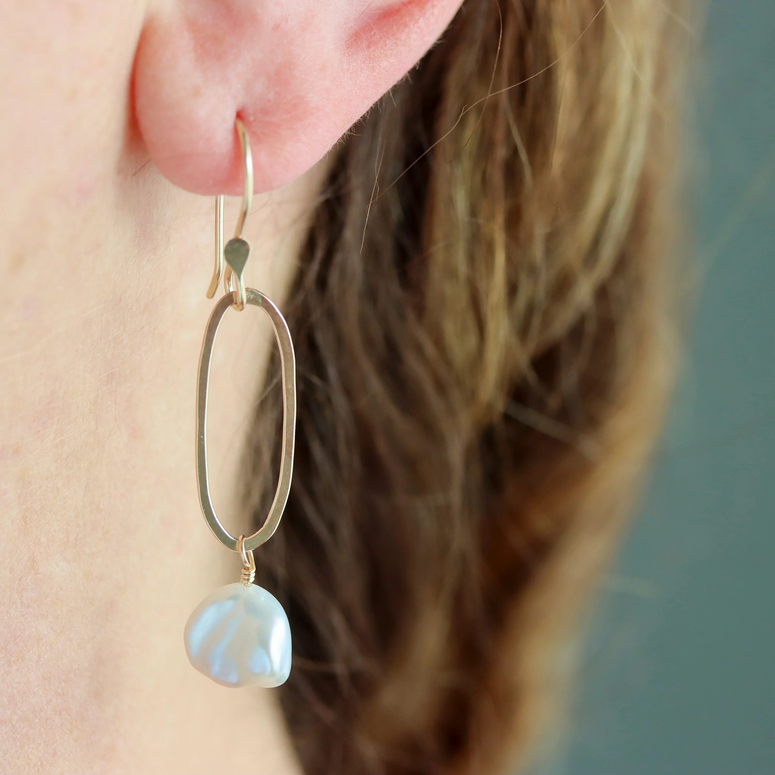 Eva Pearl Drop Earrings - Image 2
