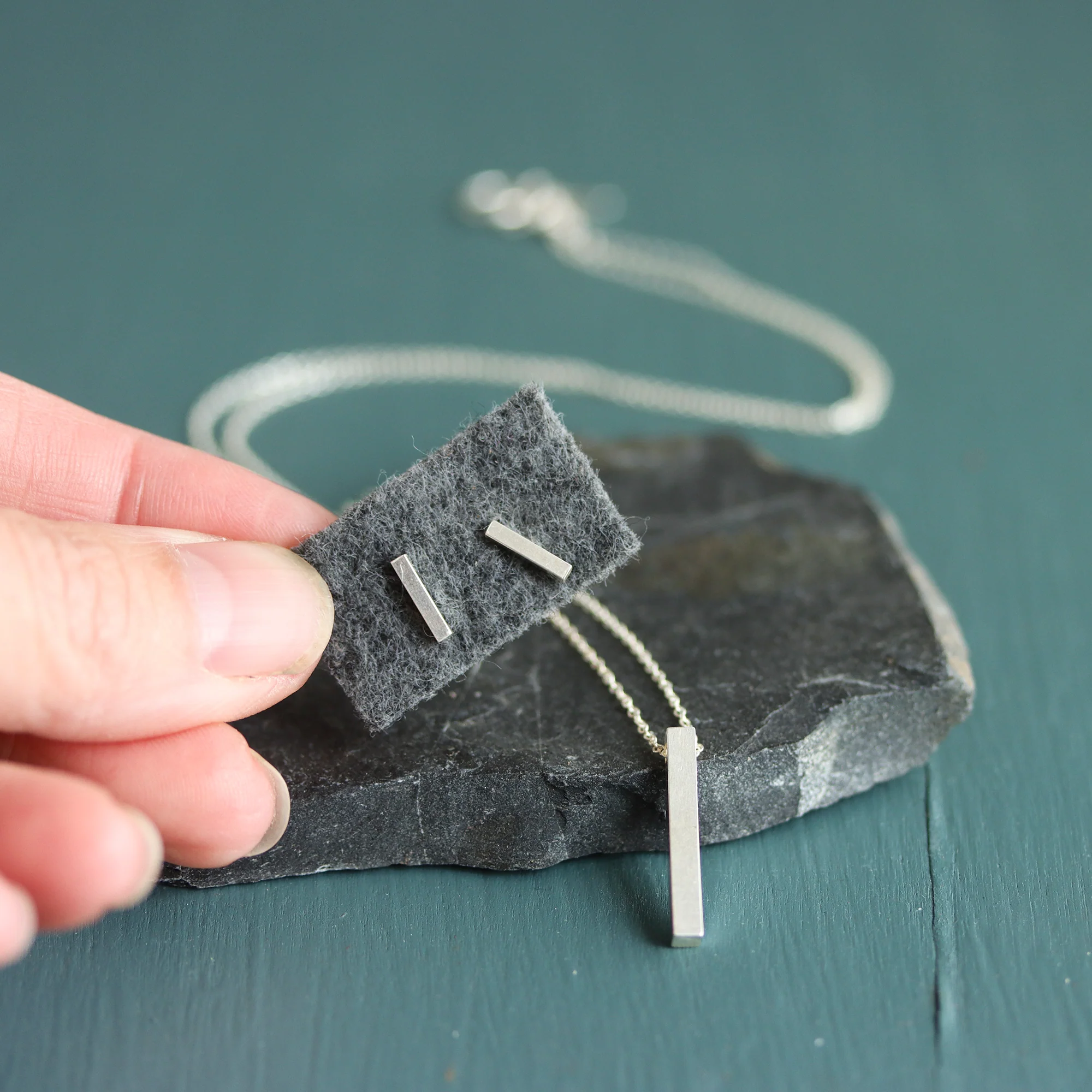 Grava Necklace & Bit Posts Set - Image 3