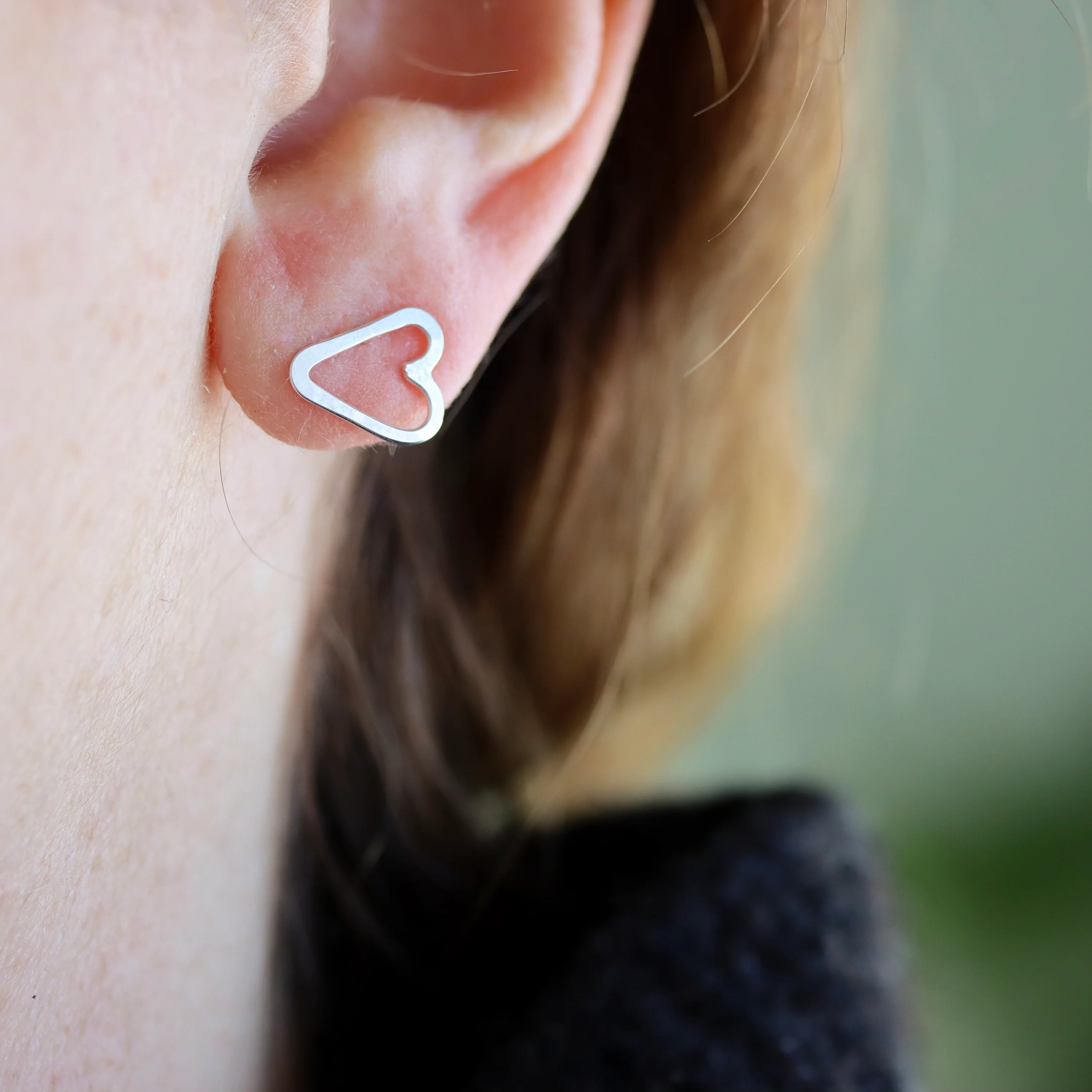 Heart Posts - Image 3