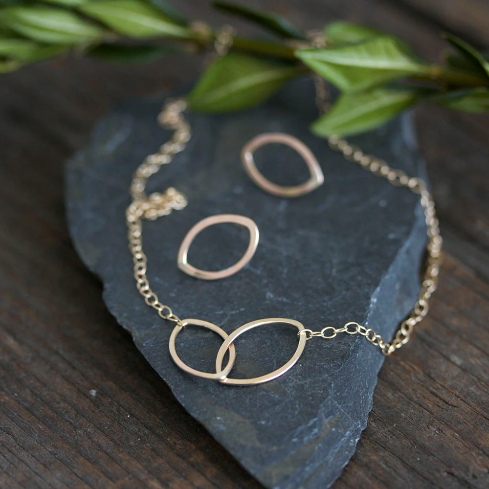 Tea Leaves Necklace & Cat's Eye Posts Set
