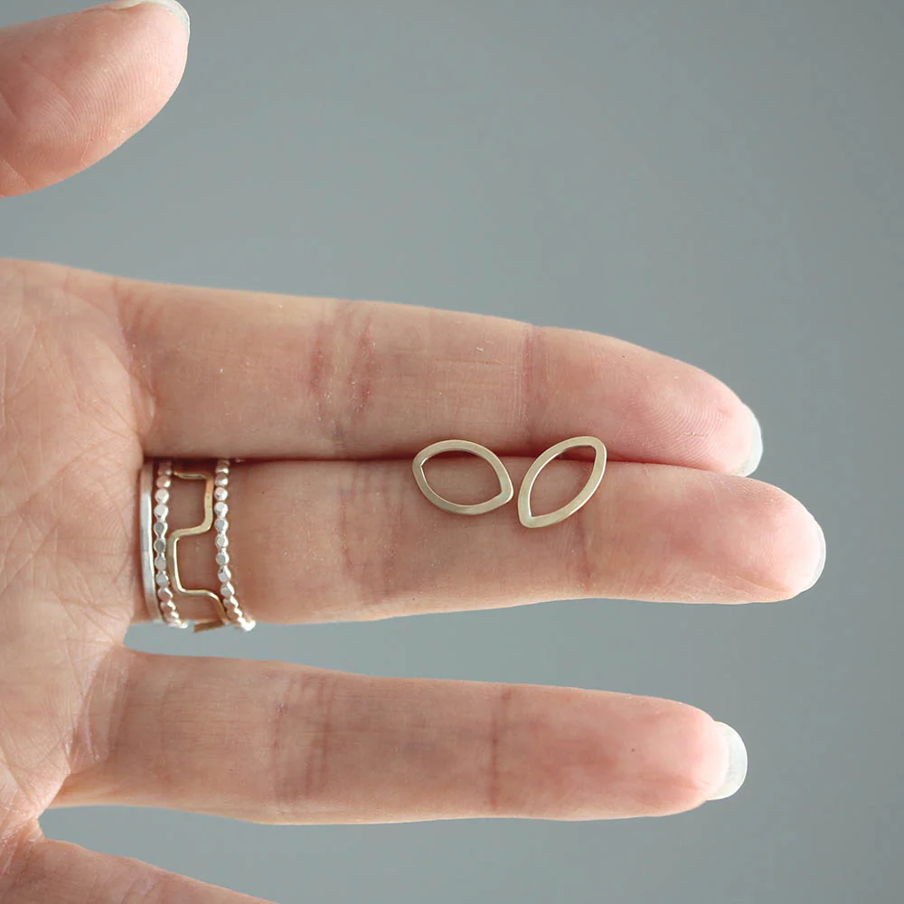 Tea Leaves Necklace & Cat's Eye Posts Set - Image 2